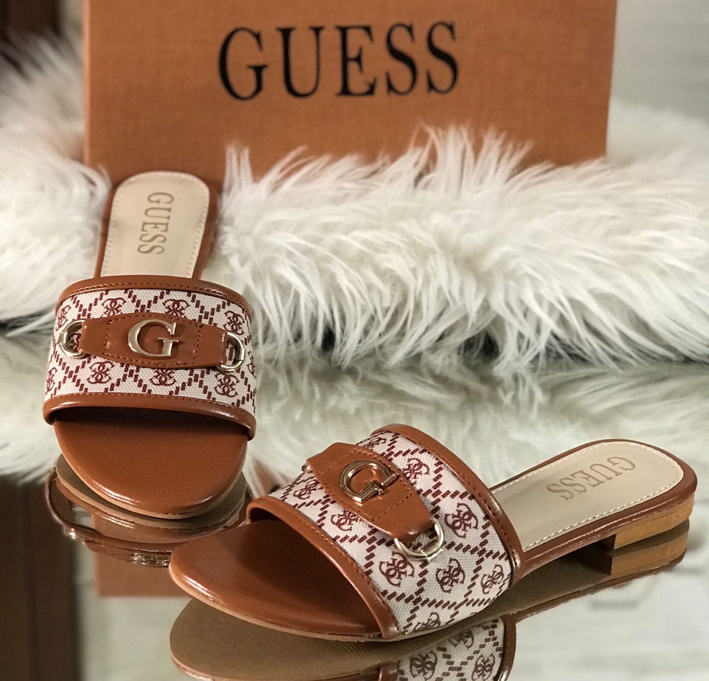 Guess Slipper