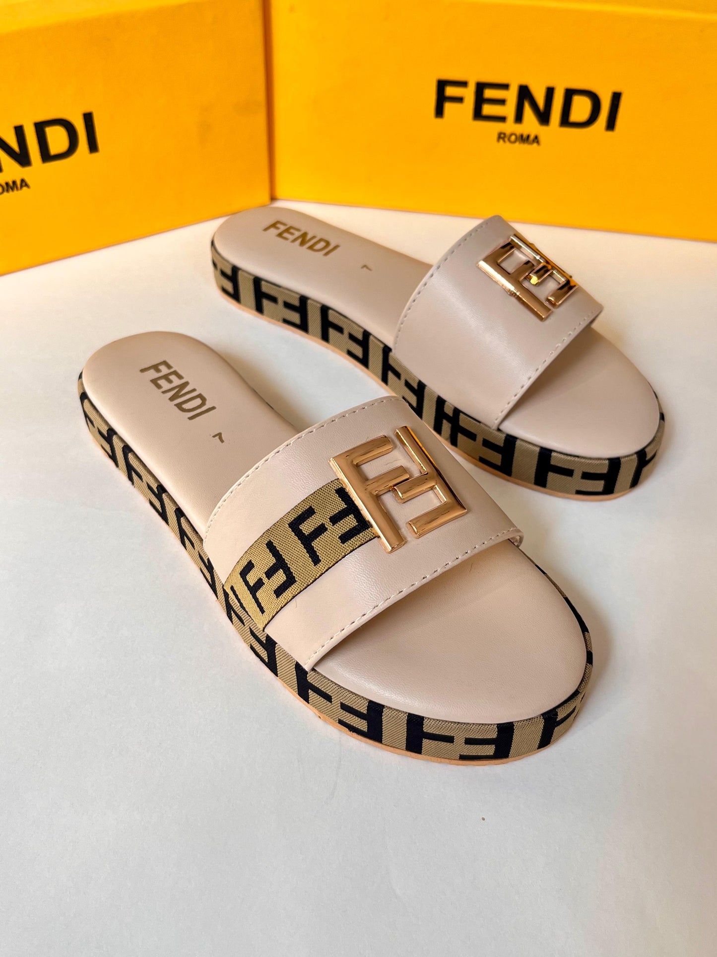 Fendi Slides Slipper