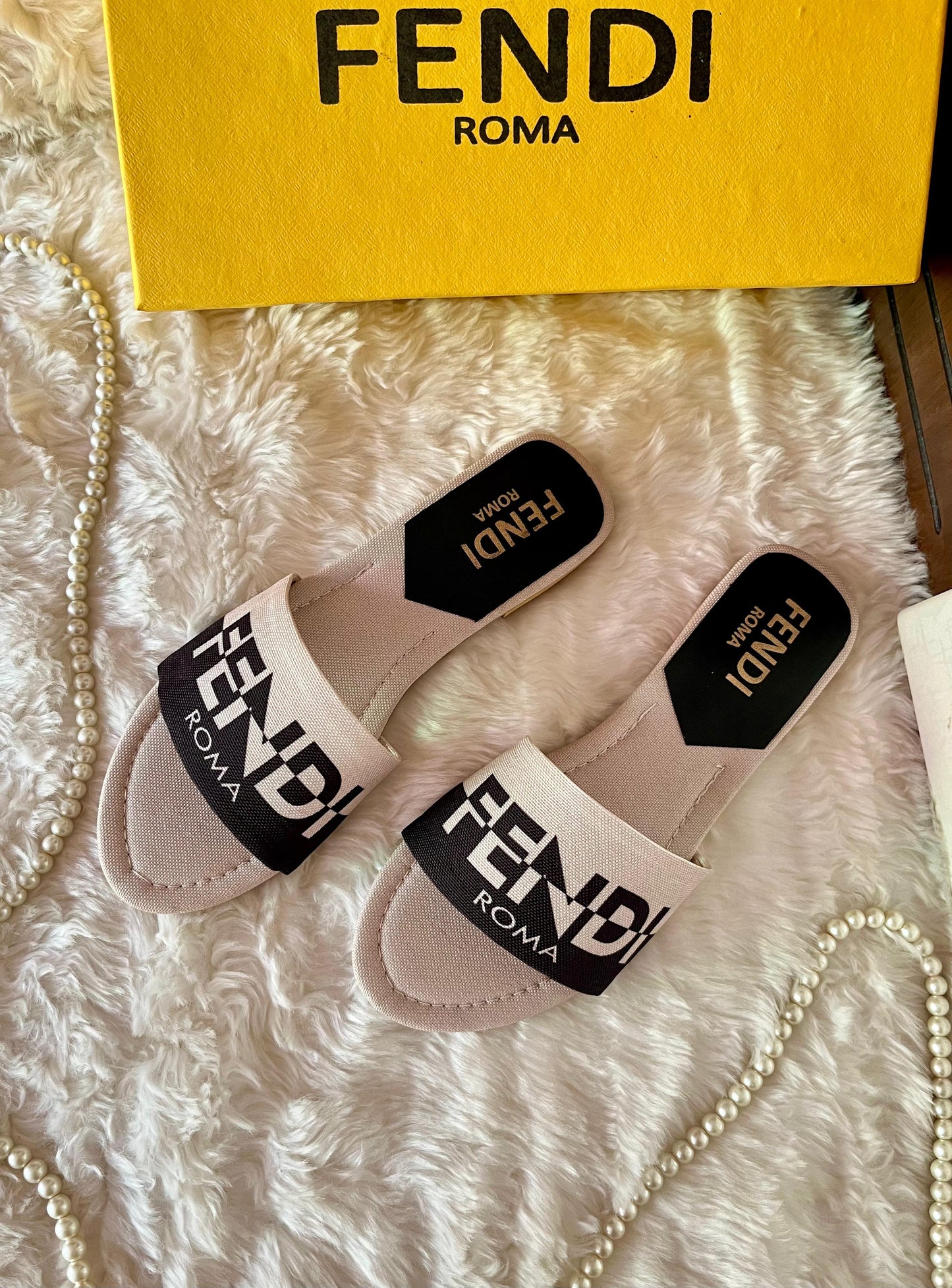 Fendi Roma Slipper