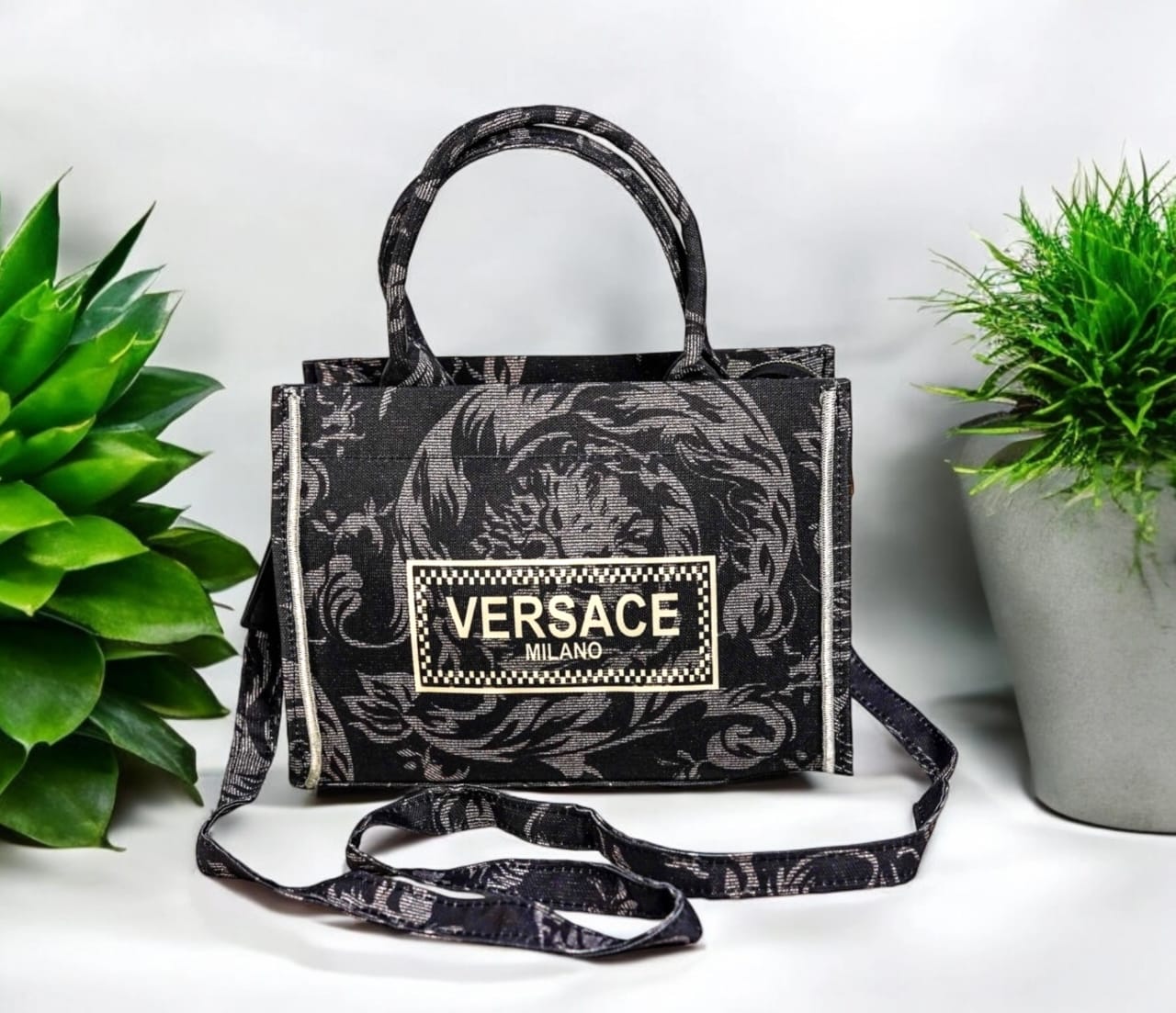 VERSACE