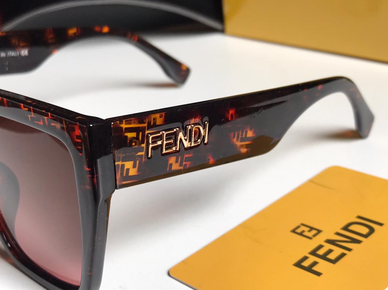 FENDI Sunglass.