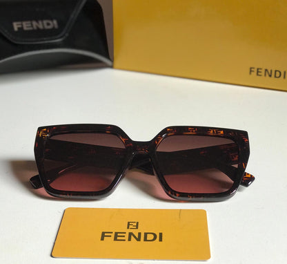 FENDI Sunglass.