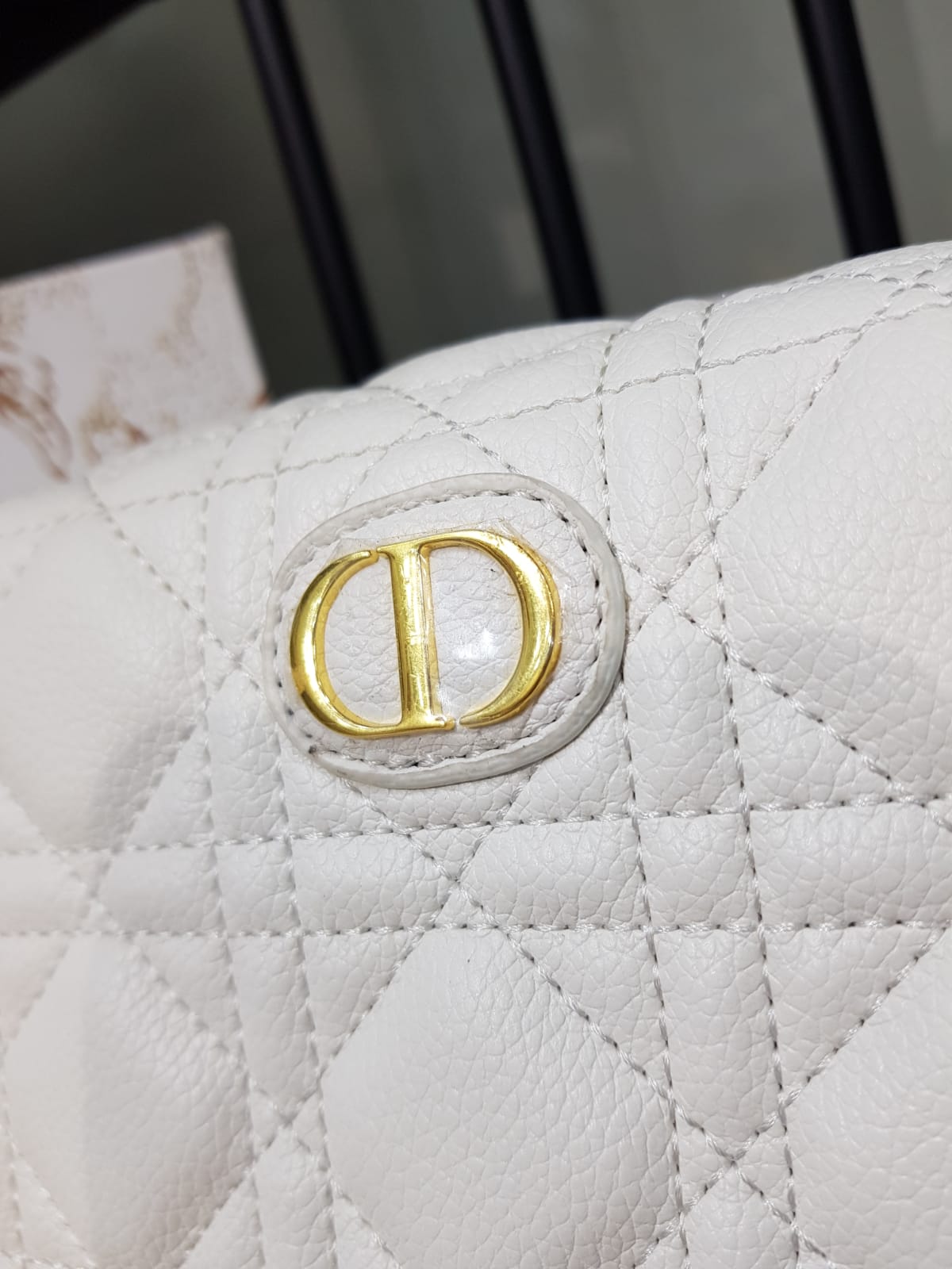 Dior 30 Montaigne beauty pouch