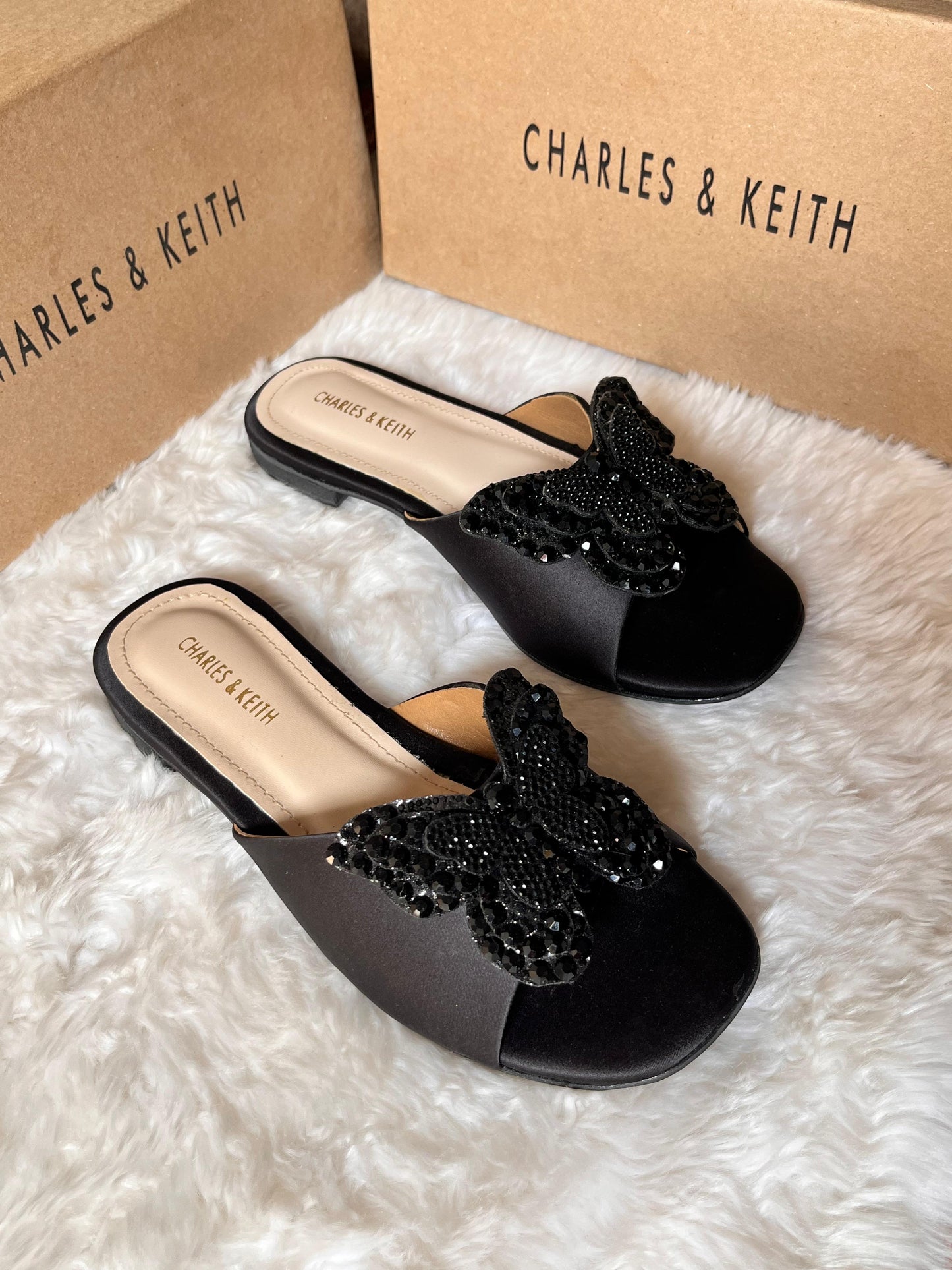 CHARLES & KEITH