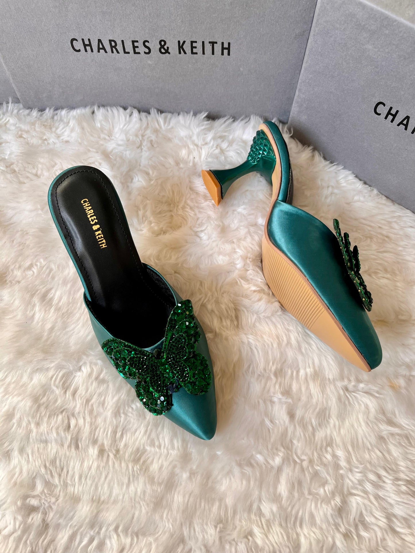 CHARLES& KEITH Heel