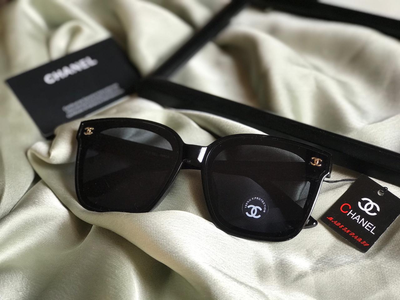 CHANEL Sunglass.