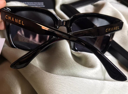 CHANEL Sunglass.