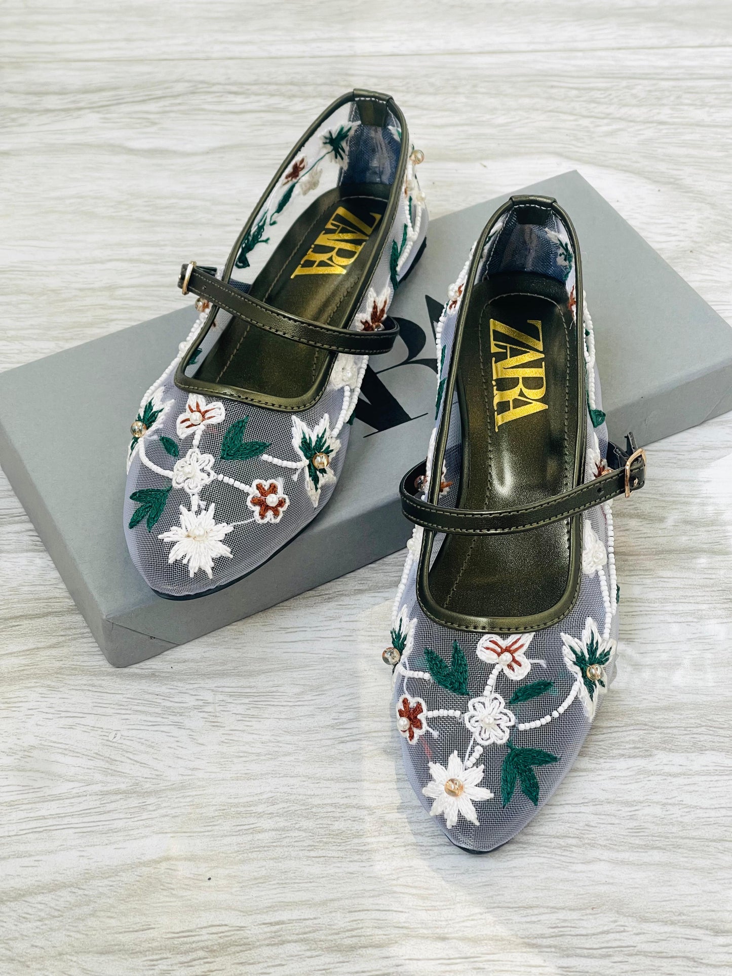 ZARA EMBROIDERED FLATS PUMPS