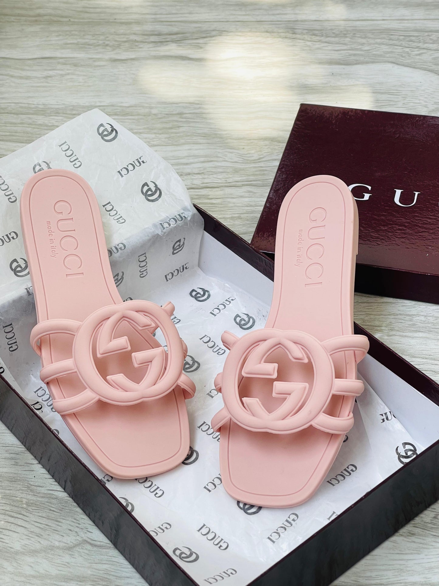 GUCCI GG JELLY SLIDES SLIPPER