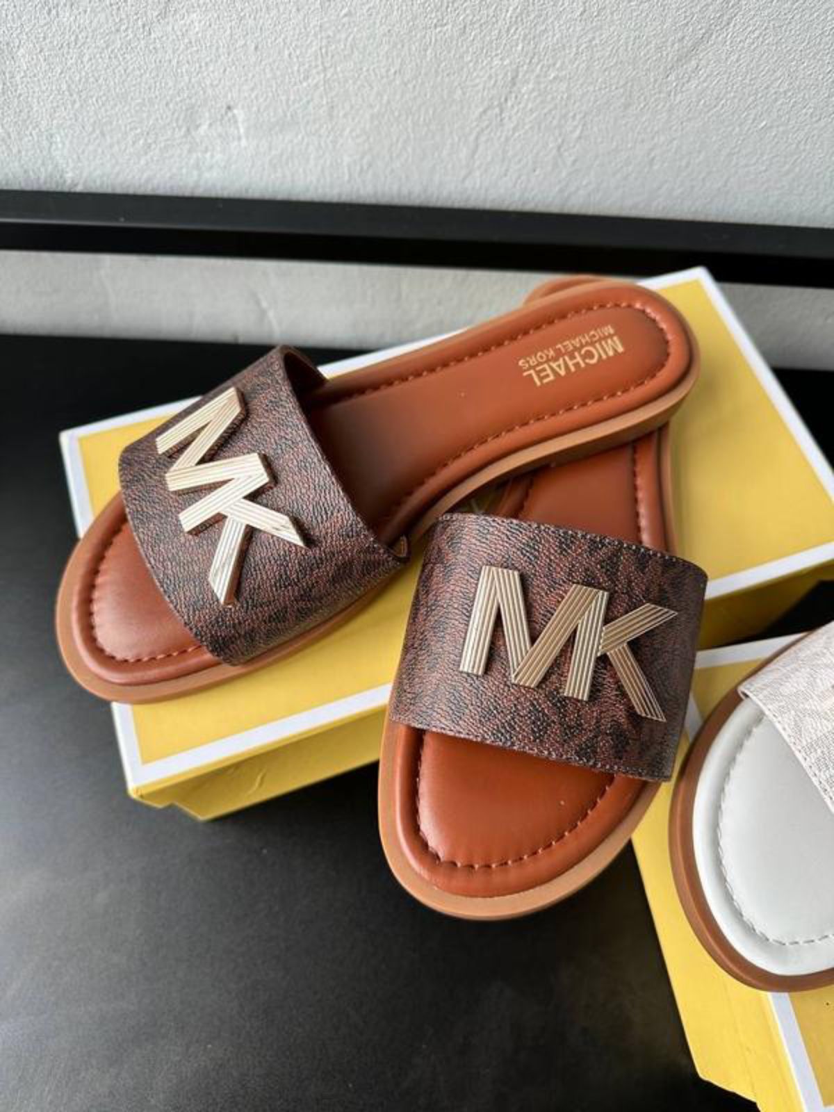 MK Slipper