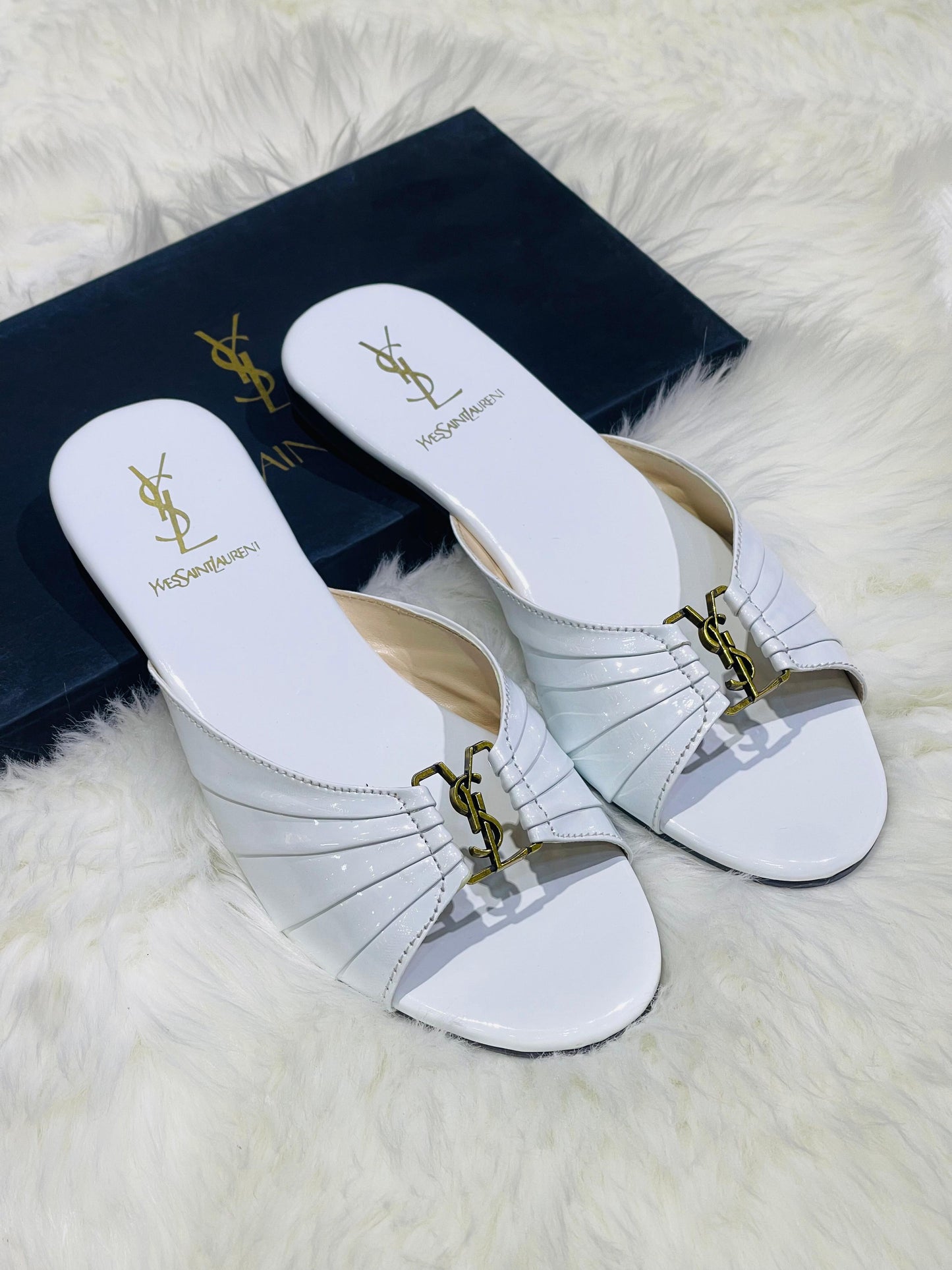 Yves Saint Laurent Slipper