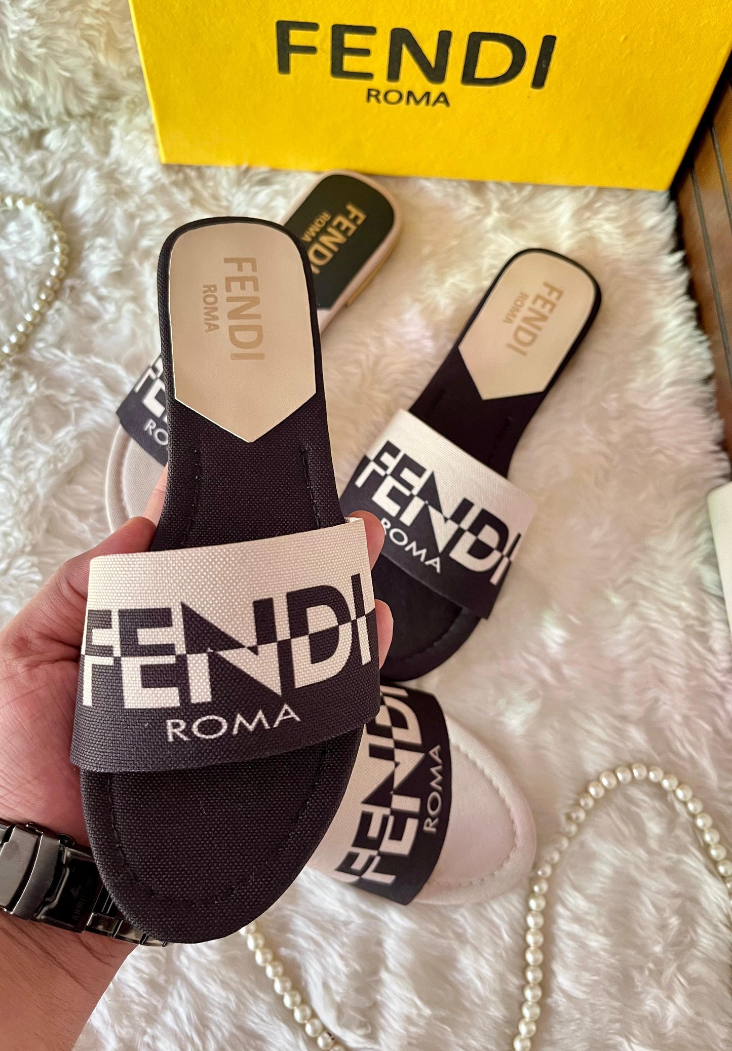 Fendi Roma Slipper